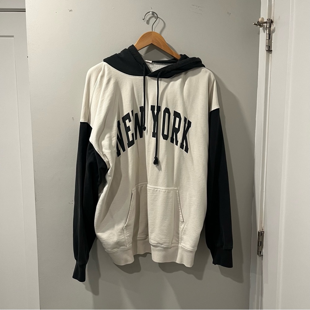 Brandy Melville New York Hoodie!